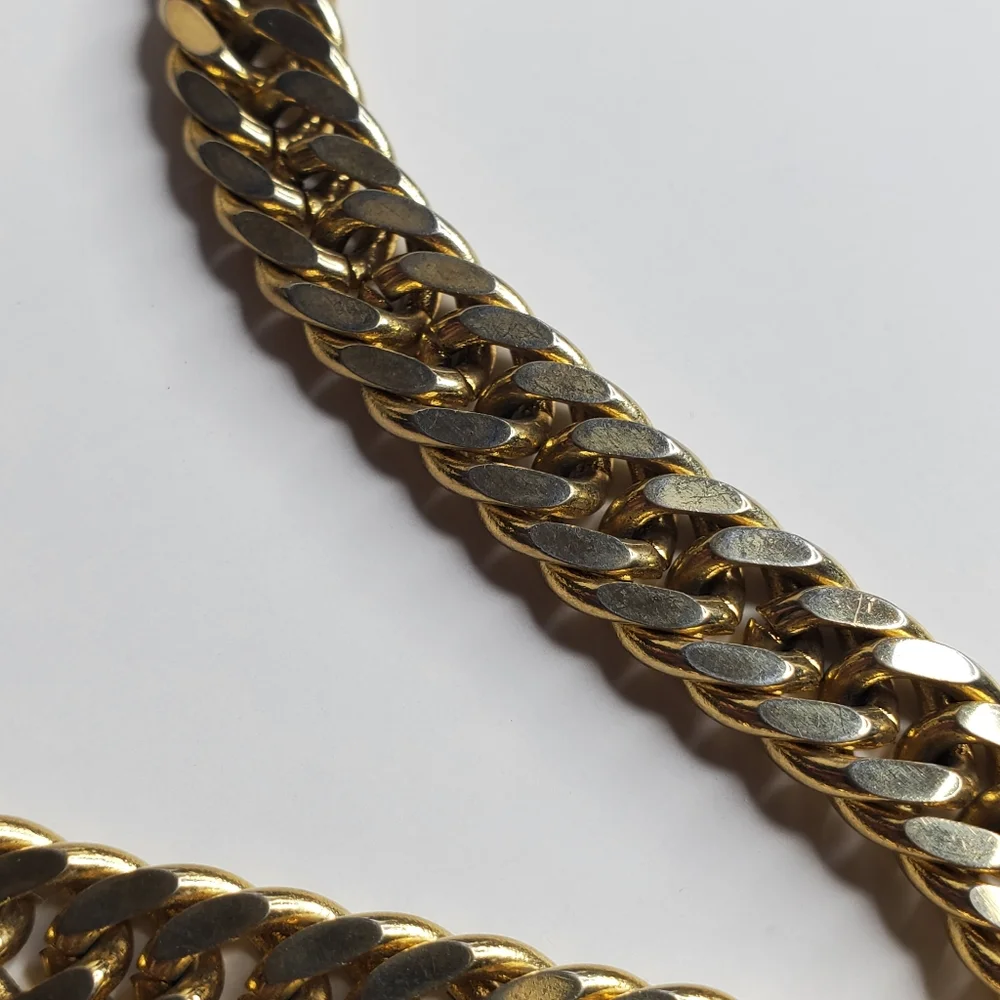 Vintage Gold tone Metal Chucky heavy chain necklace 24" Cuban Chain - Picture 2 of 8